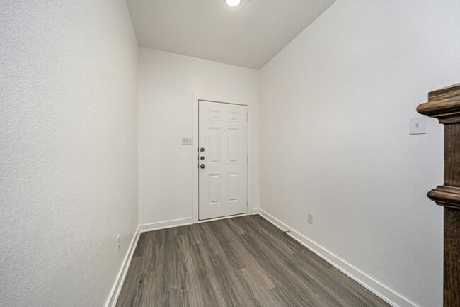 Building Photo - 8461 Adelaide Dr