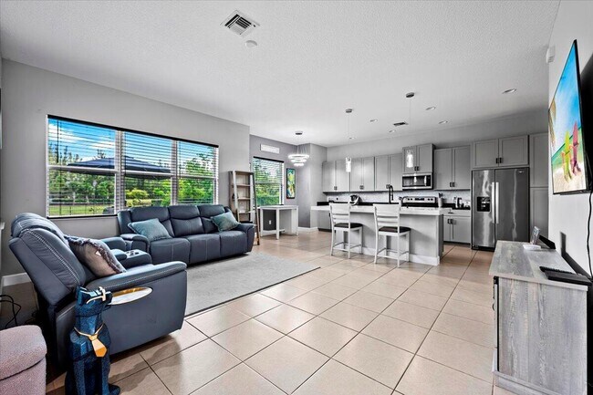 Foto del edificio - 15406 Goldfinch Cir