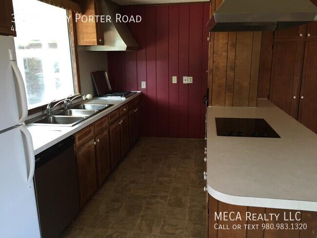 Building Photo - 3627 Sandy Porter Road