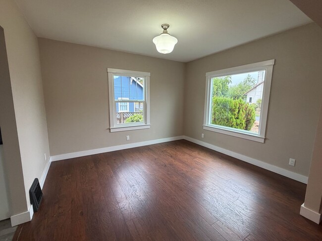 Foto del edificio - 3 Bedroom 1.5 Bath Single Family house on ...
