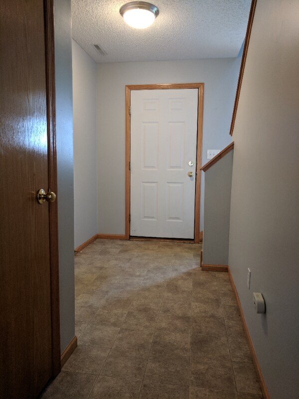 Building Photo - 545 Tanager Path