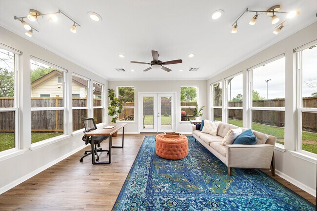 Foto del edificio - 5802 Effingham Dr