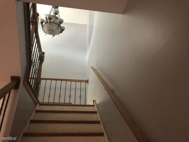 Building Photo - 3410 S Parnell Ave