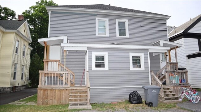 Building Photo - 320 Winslow St