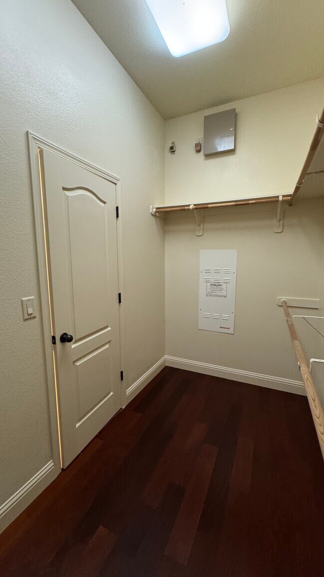 Building Photo - 5959 E Via Casella Dr