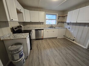 Building Photo - 2508 Middle Ave