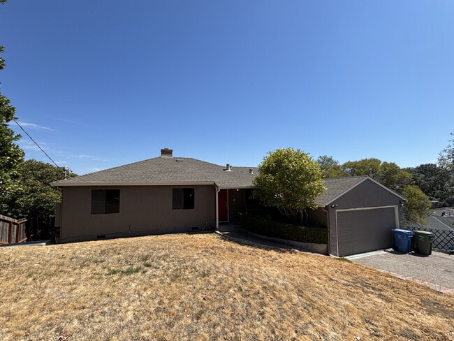 Building Photo - "Charming Lafayette Retreat: 3-Bedroom Hom...