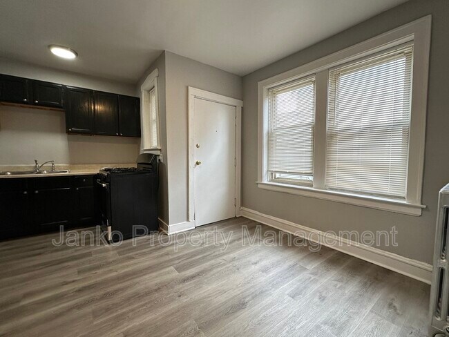 Building Photo - 5911 W Huron St