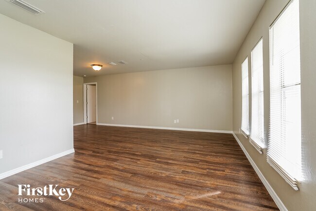 Building Photo - 315 NW 15th St