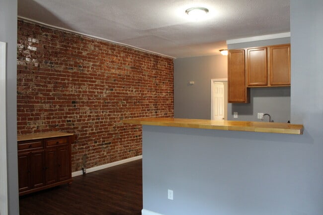 Building Photo - 4261 Russell Blvd