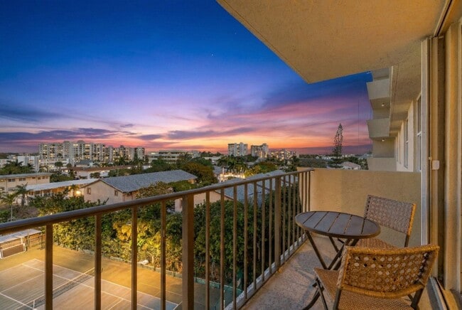 Foto del edificio - 1009 N Ocean Blvd