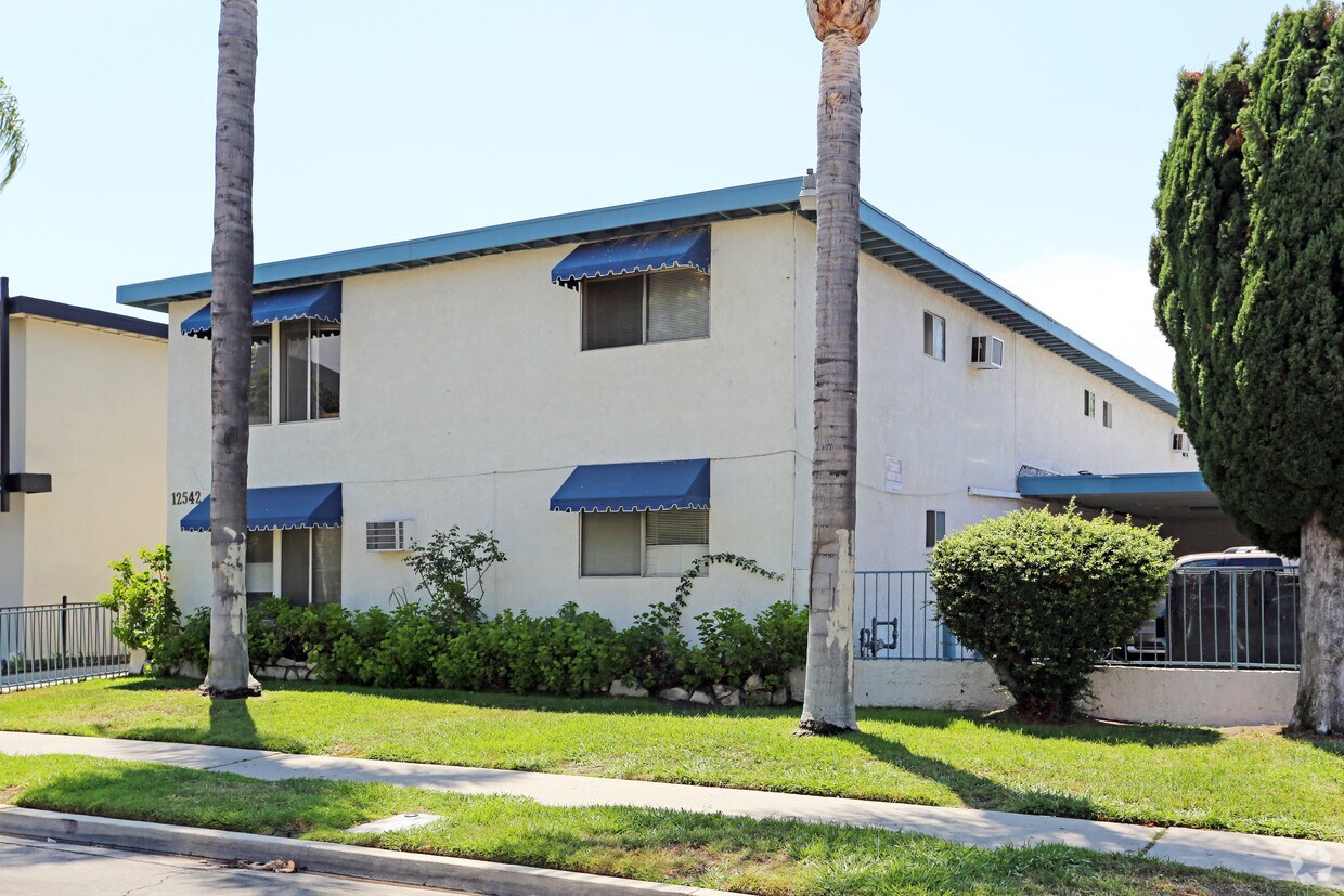 Foto del edificio - 12542 Keel Ave