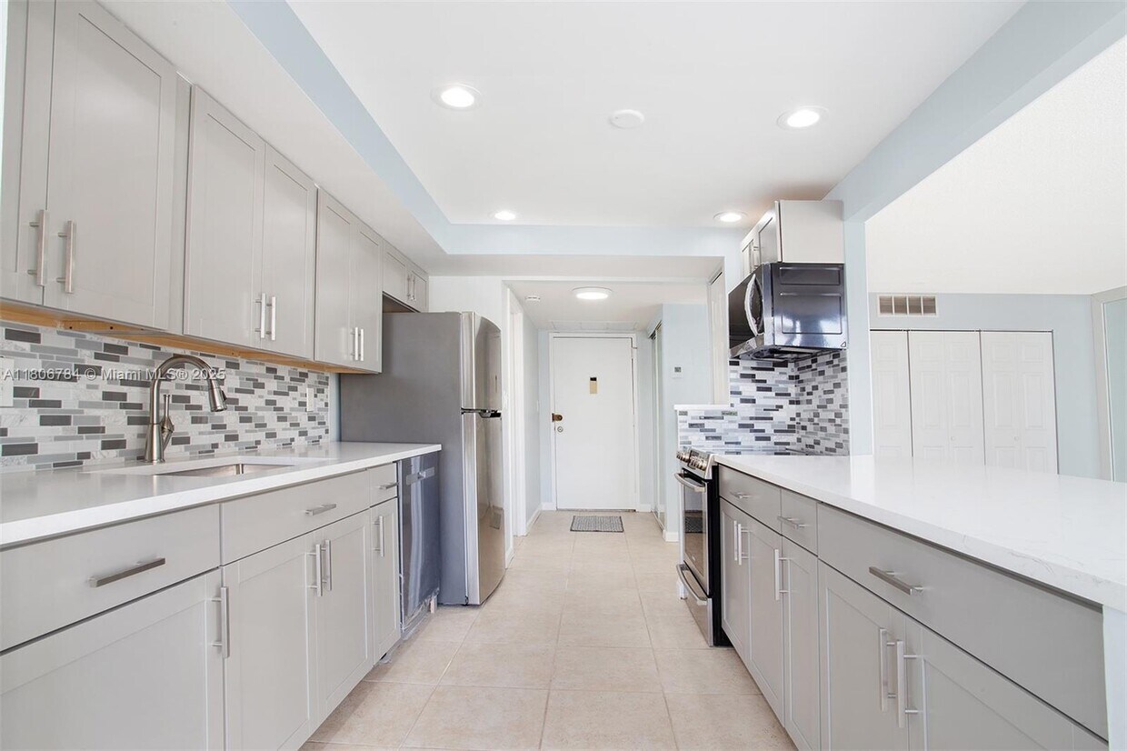 Foto principal - 601 Three Islands Boulevard