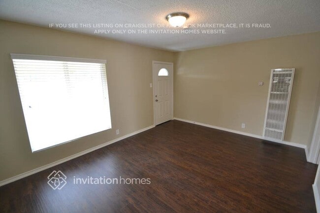 Foto del edificio - 10821 Rosecrans Ave