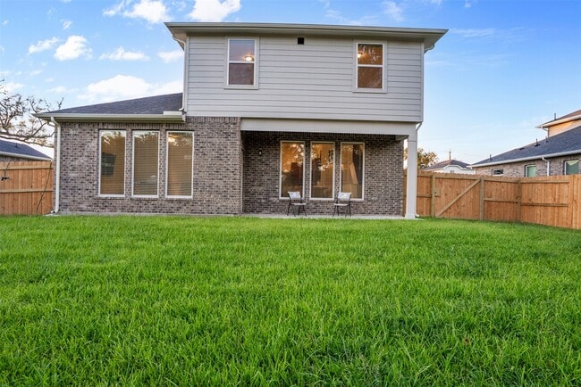 Building Photo - 419 Magnolia Ln