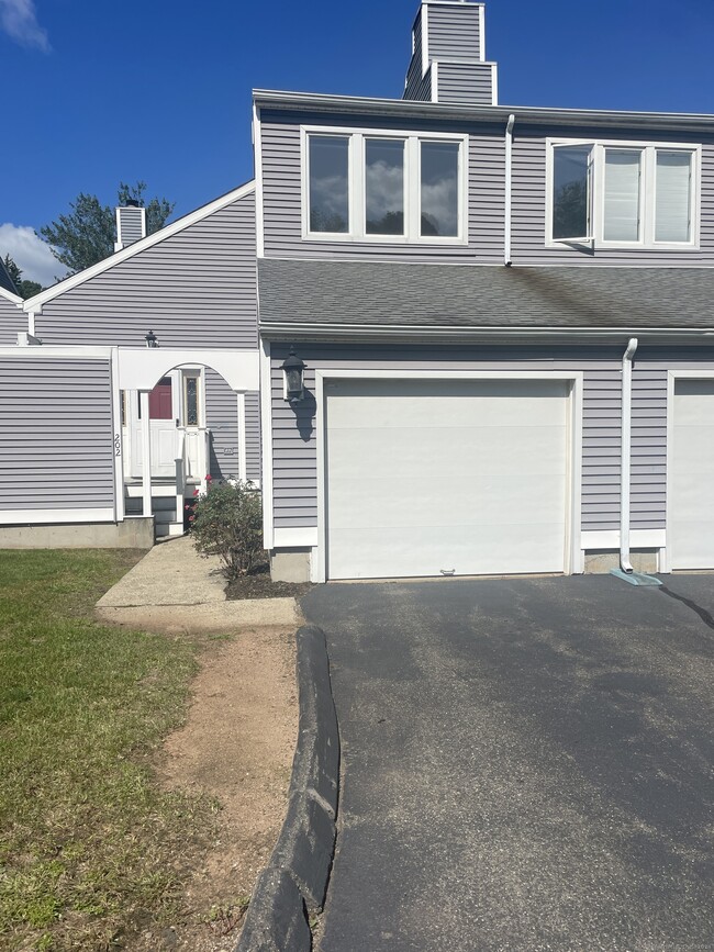 Building Photo - 60 Clintonville Rd