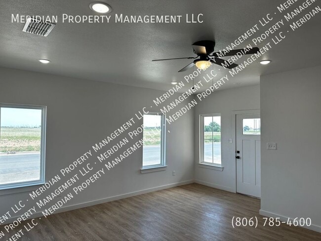 Foto del edificio - 5802 Urbana Pl