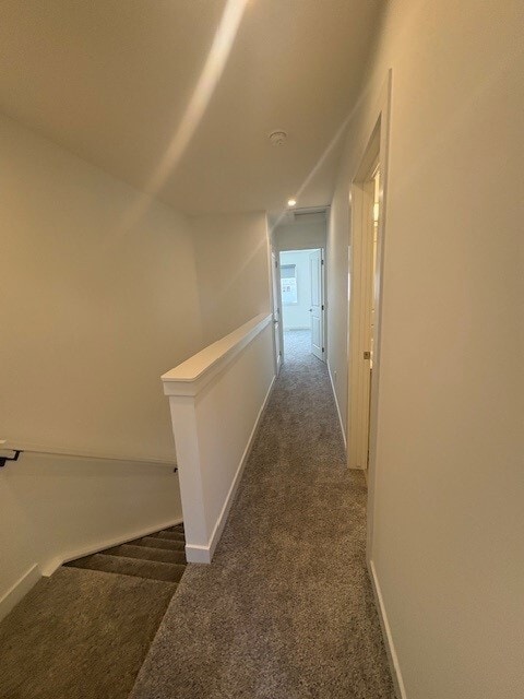 Building Photo - 2Bed 2.5 bath