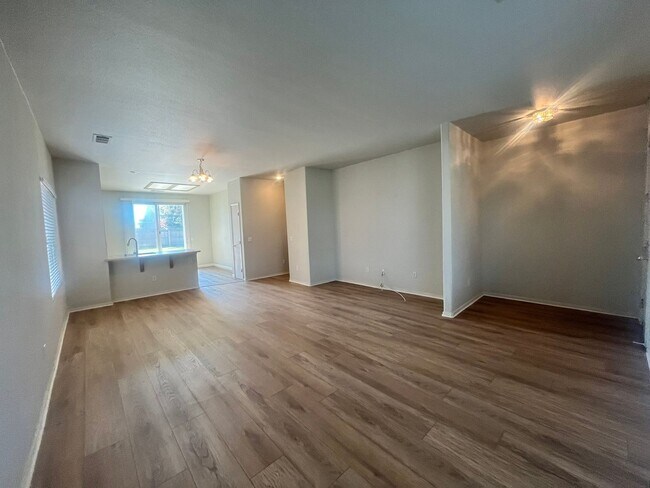 Foto del edificio - 1249 Bargetto Ct