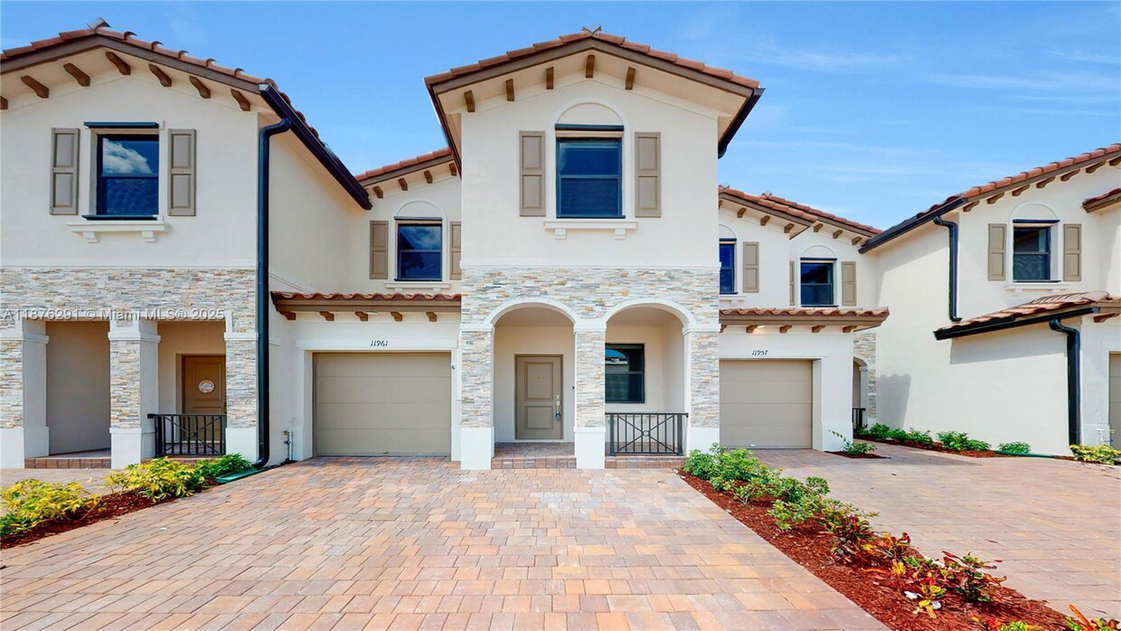 Foto principal - 11961 SW 245th Terrace