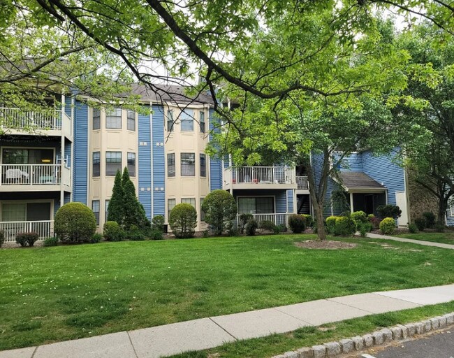 Building Photo - 117 Longfield Ct