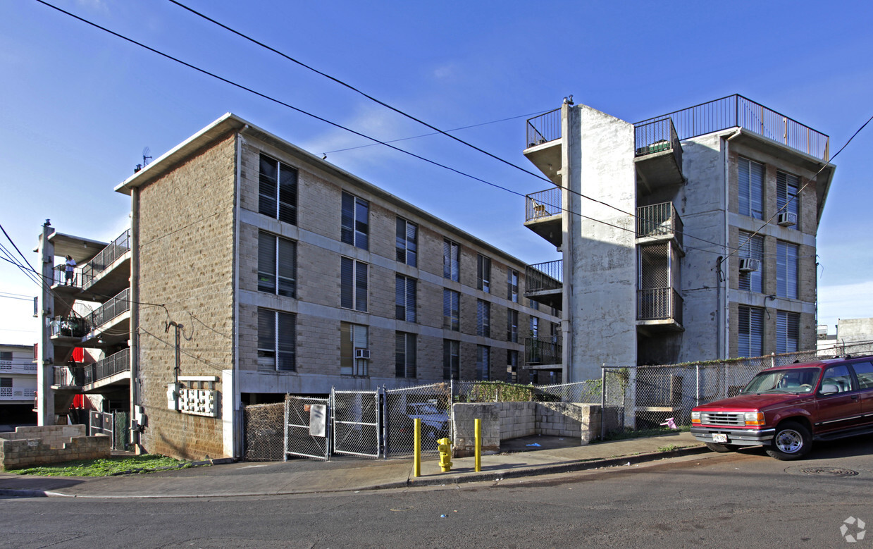 Building Photo - 94-104 Pupuole Pl
