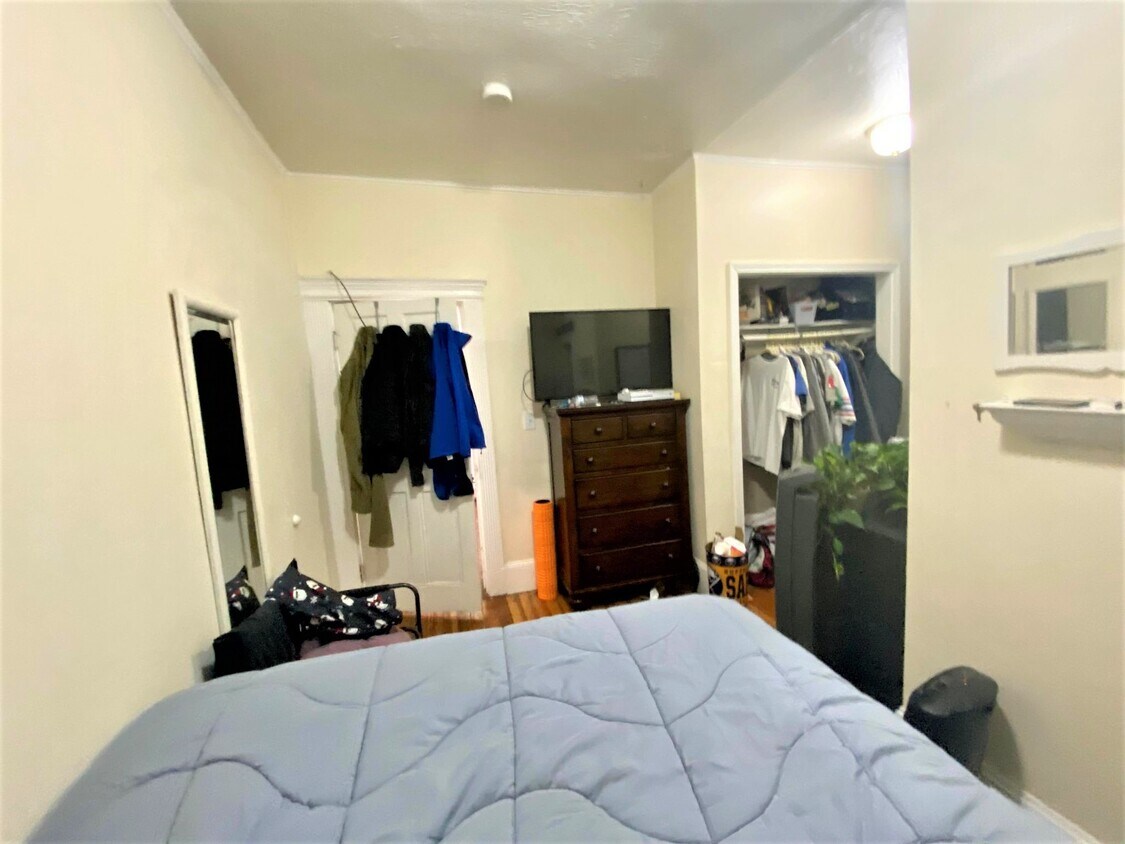 Primary Photo - 447 Park Dr