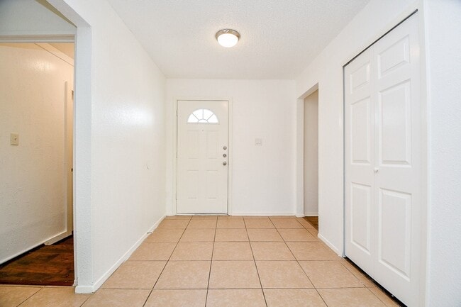 Building Photo - 7203 Santa Rita Dr