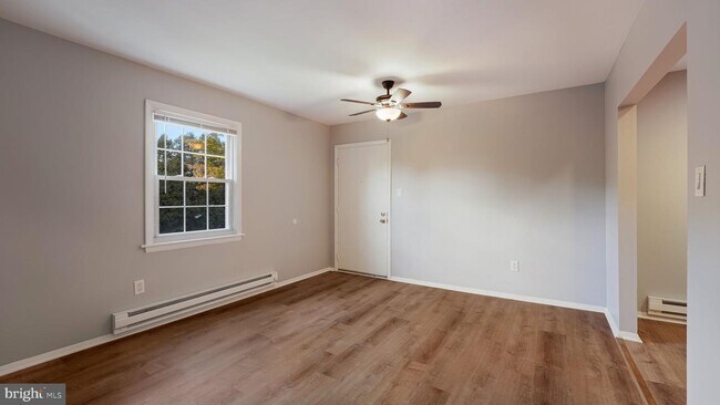 Foto del edificio - 103 Deep Run Rd