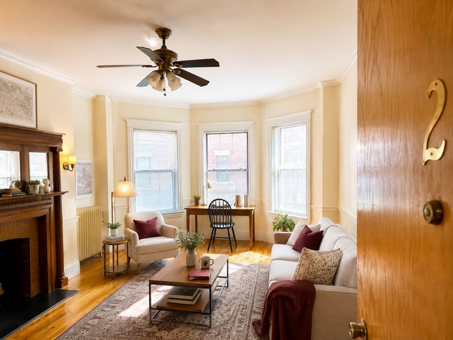 Building Photo - 871 Beacon St