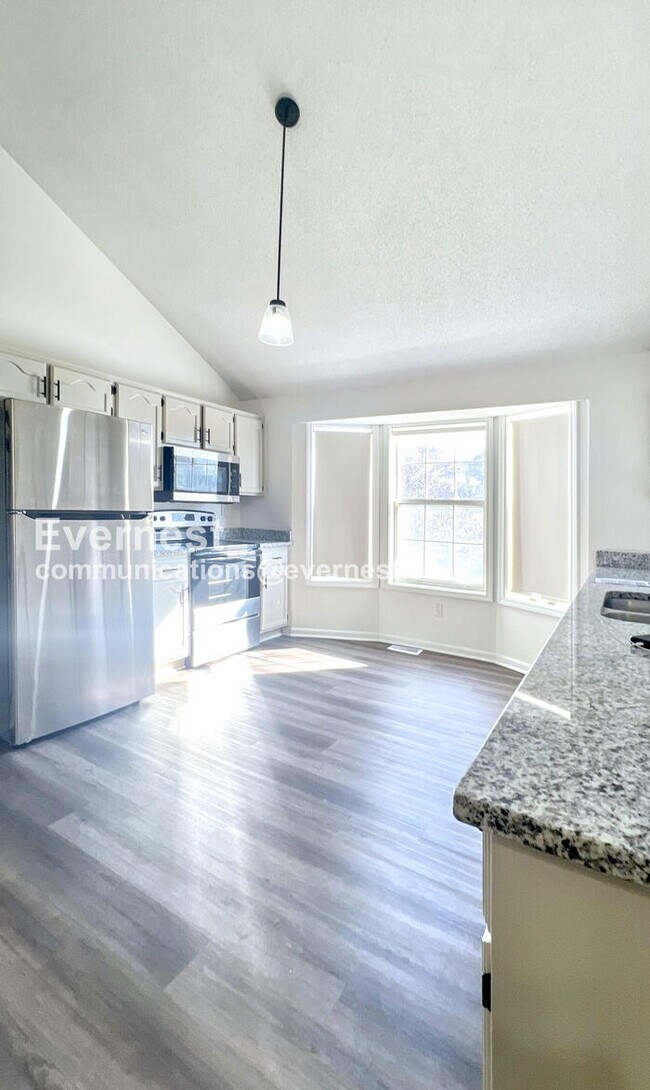 Foto del edificio - 325 Fawn Valley St