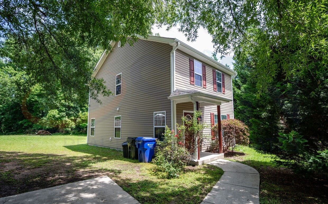 Welcome to this spacious 4-bedroom, 2.5-ba... - Welcome to this spacious 4-bedroom, 2.5-ba...