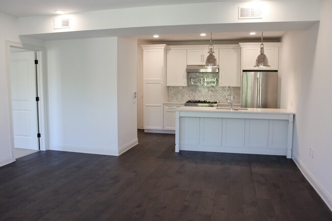 Interior Photo - Hubbard Park Place