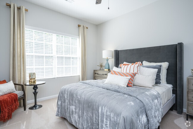 2BR, 2BA - 1,065SF - Bedroom - Greymont Village Apartments