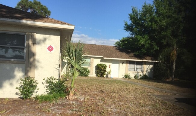 Building Photo - 3041 Park Ln