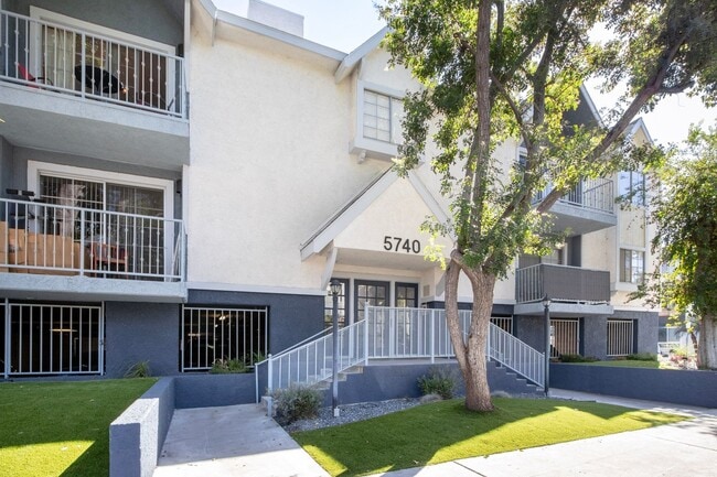 Building Photo - The Camellia Apartments