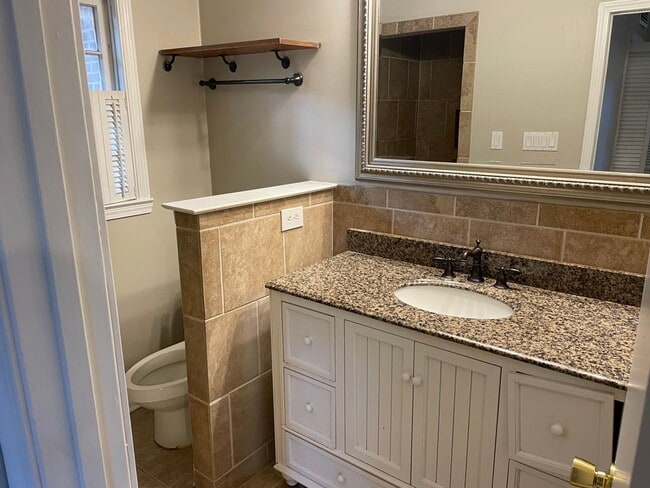 Building Photo - Spacious 4-Bedroom Home Just Minutes from the University of Memphis!