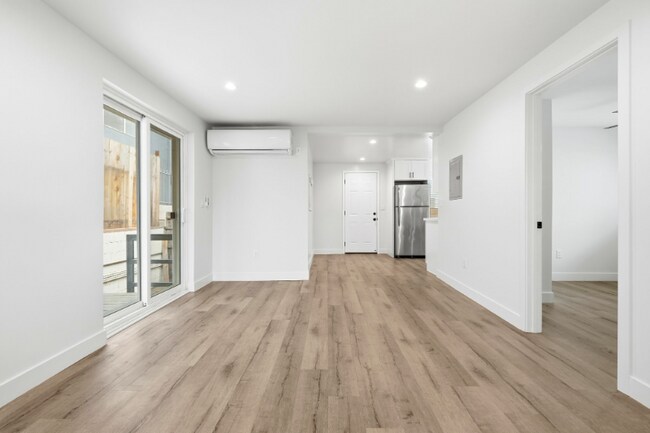 Foto del edificio - 5549 Fulcher Ave