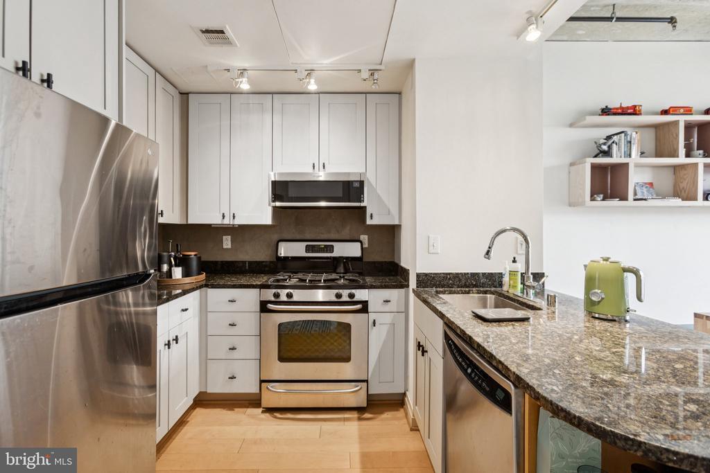 Primary Photo - 301 Massachusetts Ave NW