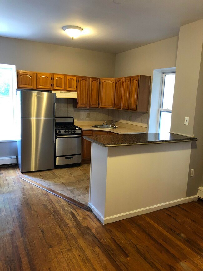 Building Photo - 127 Clifton Pl