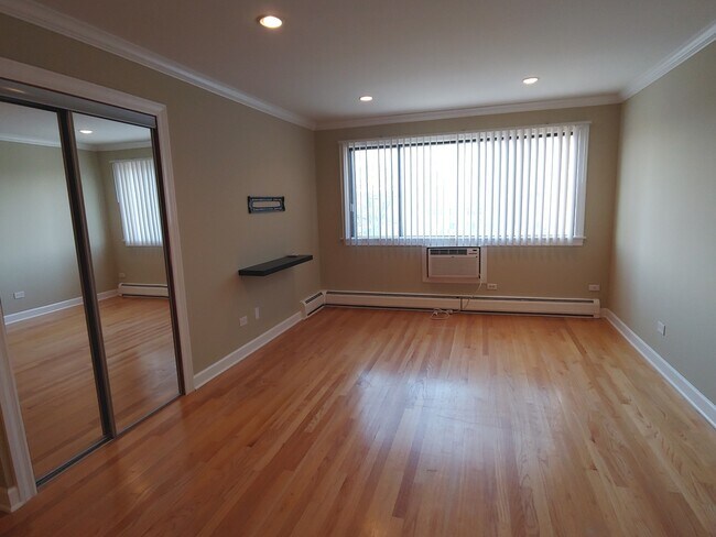 Foto del edificio - 5348 N Cumberland Ave
