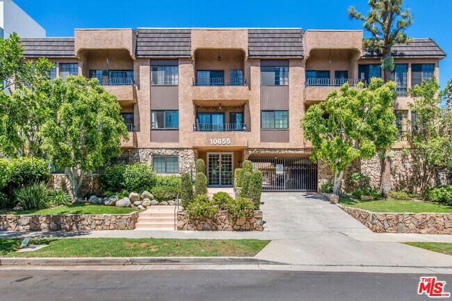 Foto del edificio - 10655 Kinnard Ave