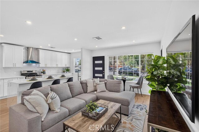 Foto del edificio - 1223 W 23rd St