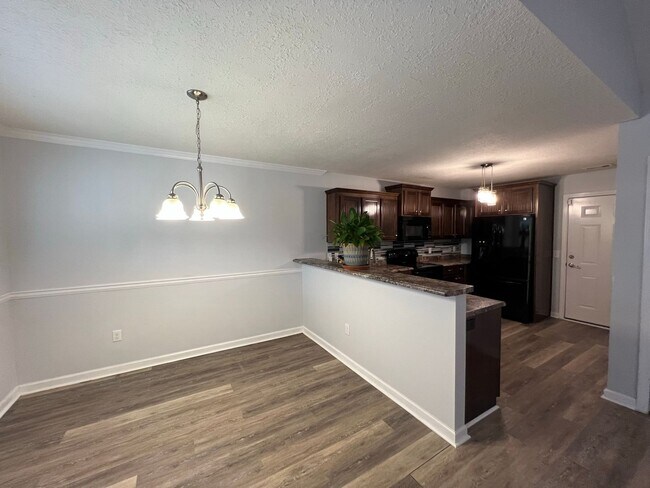 Foto del edificio - 148 Sandalwood Cir.