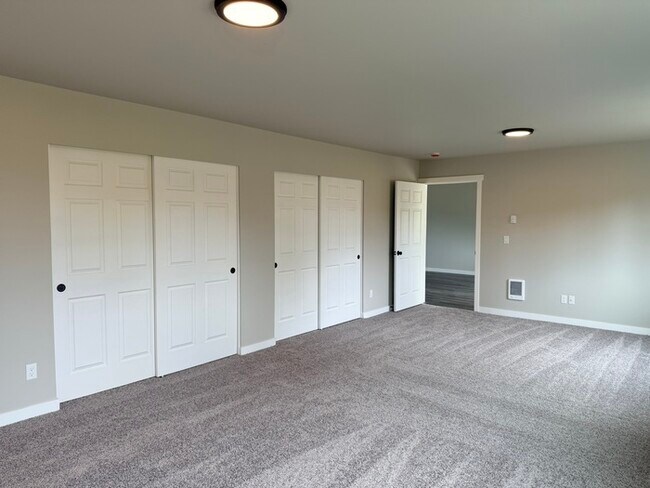 Foto del edificio - 4937 Sleater Kinney Rd NE