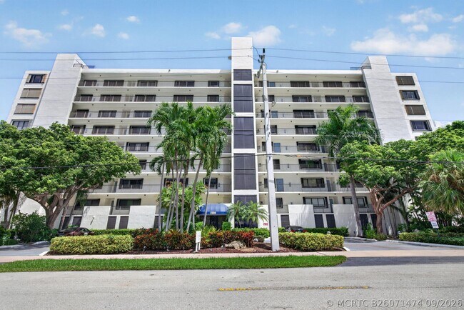 Foto del edificio - 2300 NE 33rd Ave