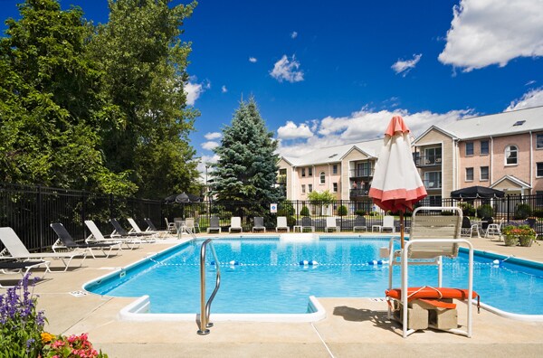 Building Photo - 71 Waterfall Dr