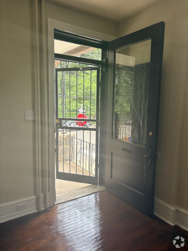Building Photo - 429 S 51st St