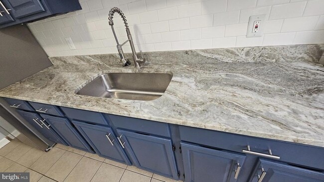 Building Photo - 2805 Erdman Ave