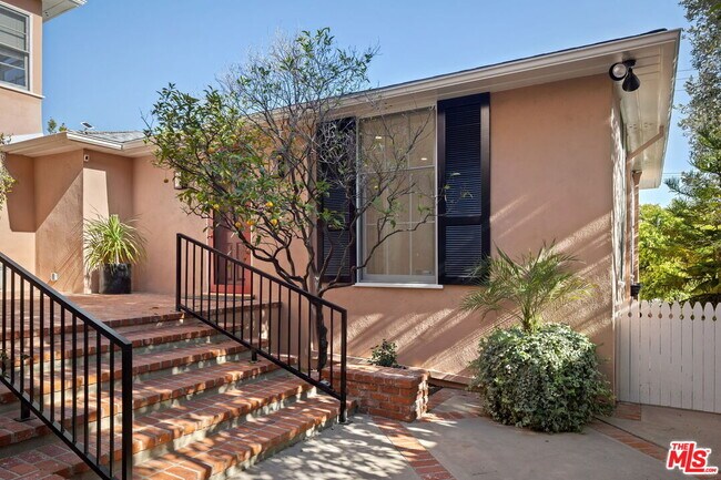 Foto del edificio - 450 Smithwood Dr